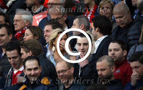 Eindhoven 18 april 2015
PSV_ Heerneveen 4-1 . Psv kampioen. Pieter v d Hoogenband en zijn nieuwe vriendin Marie JosÃ© Crooijmans verliefd op de tribune.