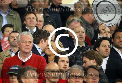 Eindhoven 18 april 2015
PSV_ Heerneveen 4-1 . Psv kampioen. Pieter v d Hoogenband en zijn nieuwe vriendin Marie JosÃ© Crooijmans verliefd op de tribune.