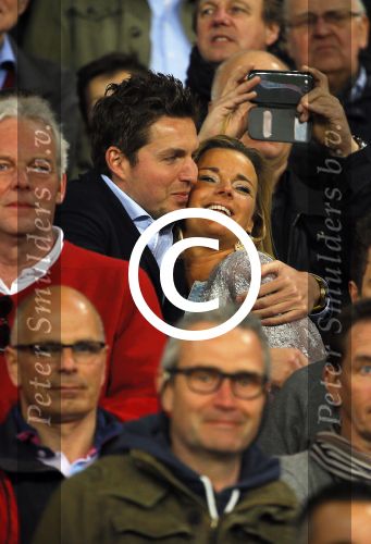Eindhoven 18 april 2015
PSV_ Heerneveen 4-1 . Psv kampioen. Pieter v d Hoogenband en zijn nieuwe vriendin Marie JosÃ© Crooijmans verliefd op de tribune.