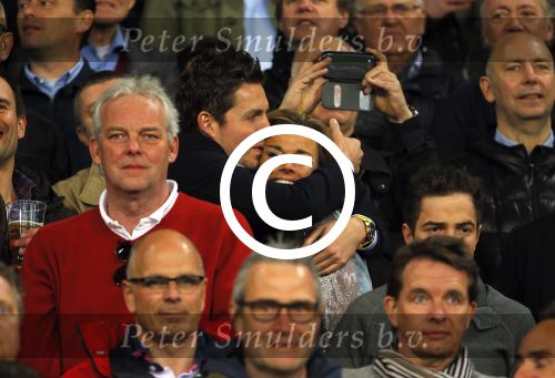 Eindhoven 18 april 2015
PSV_ Heerneveen 4-1 . Psv kampioen. Pieter v d Hoogenband en zijn nieuwe vriendin Marie JosÃ© Crooijmans verliefd op de tribune.