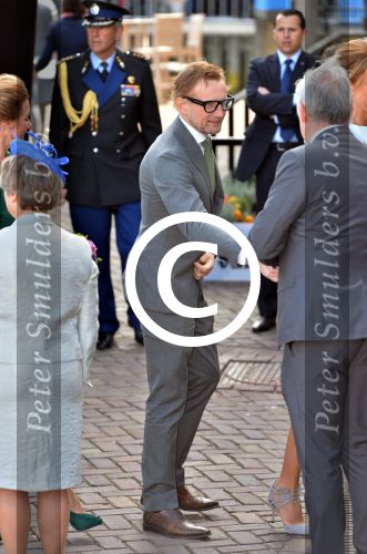 Dordrecht, 27 April 2015
Koningsdag 2015 met Koningin Willem-Alexander, Koningin Maxima, Prinses Amalia, Prinses Alexia em Prinses Ariane, Prins Constatijn, Prinses Laurentien, Prins Maurits, Prinses Marilene, Prinses Annette, Prins Bernhard Jr., Prins Pieter Christiaan en Prinses Anita