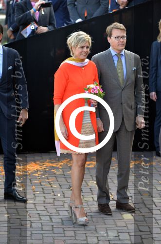 Dordrecht, 27 April 2015
Koningsdag 2015 met Koningin Willem-Alexander, Koningin Maxima, Prinses Amalia, Prinses Alexia em Prinses Ariane, Prins Constatijn, Prinses Laurentien, Prins Maurits, Prinses Marilene, Prinses Annette, Prins Bernhard Jr., Prins Pieter Christiaan en Prinses Anita
