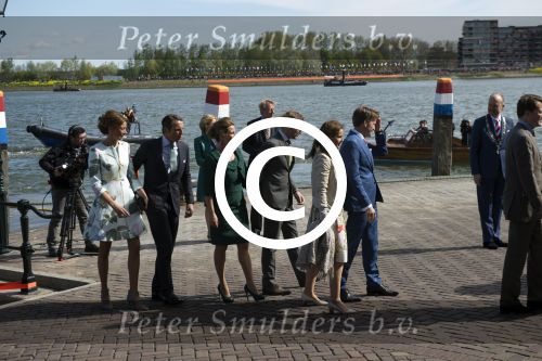 Dordrecht, 27 April 2015
Koningsdag 2015 met Koningin Willem-Alexander, Koningin Maxima, Prinses Amalia, Prinses Alexia em Prinses Ariane, Prins Constatijn, Prinses Laurentien, Prins Maurits, Prinses Marilene, Prinses Annette, Prins Bernhard Jr., Prins Pieter Christiaan en Prinses Anita
