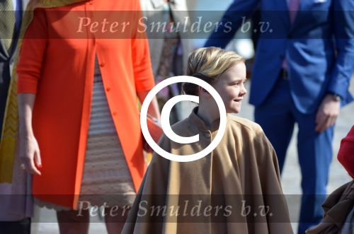 Dordrecht, 27 April 2015
Koningsdag 2015 met Koningin Willem-Alexander, Koningin Maxima, Prinses Amalia, Prinses Alexia em Prinses Ariane, Prins Constatijn, Prinses Laurentien, Prins Maurits, Prinses Marilene, Prinses Annette, Prins Bernhard Jr., Prins Pieter Christiaan en Prinses Anita