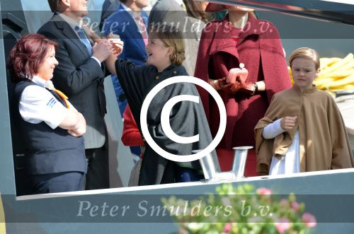 Dordrecht, 27 April 2015
Koningsdag 2015 met Koningin Willem-Alexander, Koningin Maxima, Prinses Amalia, Prinses Alexia em Prinses Ariane, Prins Constatijn, Prinses Laurentien, Prins Maurits, Prinses Marilene, Prinses Annette, Prins Bernhard Jr., Prins Pieter Christiaan en Prinses Anita