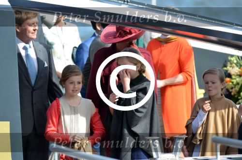 Dordrecht, 27 April 2015
Koningsdag 2015 met Koningin Willem-Alexander, Koningin Maxima, Prinses Amalia, Prinses Alexia em Prinses Ariane, Prins Constatijn, Prinses Laurentien, Prins Maurits, Prinses Marilene, Prinses Annette, Prins Bernhard Jr., Prins Pieter Christiaan en Prinses Anita
