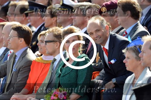 Dordrecht, 27 April 2015
Koningsdag 2015 met Koningin Willem-Alexander, Koningin Maxima, Prinses Amalia, Prinses Alexia em Prinses Ariane, Prins Constatijn, Prinses Laurentien, Prins Maurits, Prinses Marilene, Prinses Annette, Prins Bernhard Jr., Prins Pieter Christiaan en Prinses Anita