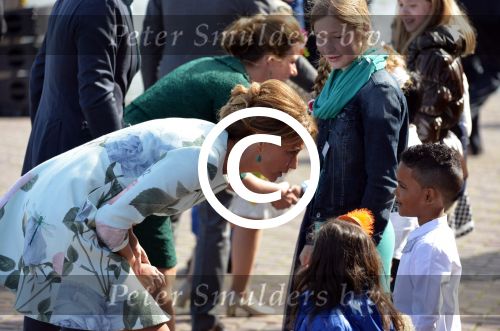 Dordrecht, 27 April 2015
Koningsdag 2015 met Koningin Willem-Alexander, Koningin Maxima, Prinses Amalia, Prinses Alexia em Prinses Ariane, Prins Constatijn, Prinses Laurentien, Prins Maurits, Prinses Marilene, Prinses Annette, Prins Bernhard Jr., Prins Pieter Christiaan en Prinses Anita