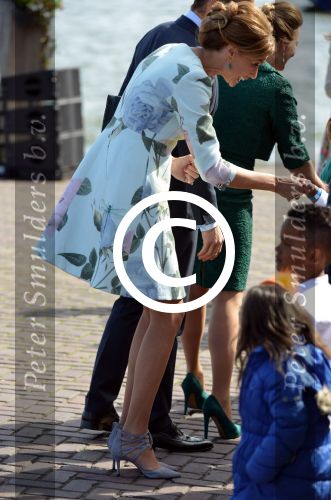 Dordrecht, 27 April 2015
Koningsdag 2015 met Koningin Willem-Alexander, Koningin Maxima, Prinses Amalia, Prinses Alexia em Prinses Ariane, Prins Constatijn, Prinses Laurentien, Prins Maurits, Prinses Marilene, Prinses Annette, Prins Bernhard Jr., Prins Pieter Christiaan en Prinses Anita