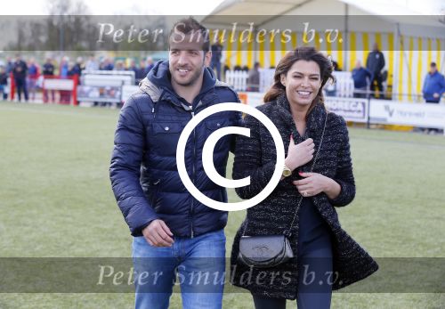 Beverwijk 27 april 2015
Rafael v d Vaart organiseert een voetbaltournooi bij vv Kennemers. Zijn vader Ramon en moeder Lolita werken ook mee. Sabia Engizek komt natuurlijk kijken en verricht de aftrap.
