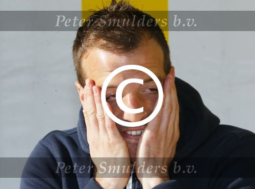 Beverwijk 27 april 2015
Rafael v d Vaart organiseert een voetbaltournooi bij vv Kennemers. Zijn vader Ramon en moeder Lolita werken ook mee. Sabia Engizek komt natuurlijk kijken en verricht de aftrap.