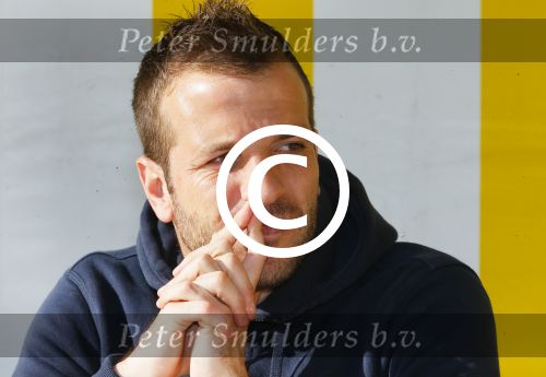 Beverwijk 27 april 2015
Rafael v d Vaart organiseert een voetbaltournooi bij vv Kennemers. Zijn vader Ramon en moeder Lolita werken ook mee. Sabia Engizek komt natuurlijk kijken en verricht de aftrap.