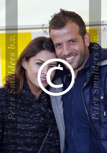 Beverwijk 27 april 2015
Rafael v d Vaart organiseert een voetbaltournooi bij vv Kennemers. Zijn vader Ramon en moeder Lolita werken ook mee. Sabia Engizek komt natuurlijk kijken en verricht de aftrap.