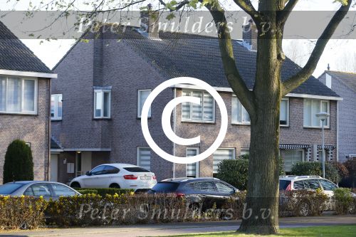 Heemskerk 27 april 2015
Huis ouders rafael v d Vaart. Ramon en Lolita