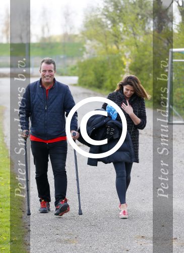 Beverwijk 27 april 2015
Rafael v d Vaart organiseert een voetbaltournooi bij vv Kennemers. Zijn vader Ramon en moeder Lolita werken ook mee. Sabia Engizek komt natuurlijk kijken en verricht de aftrap.