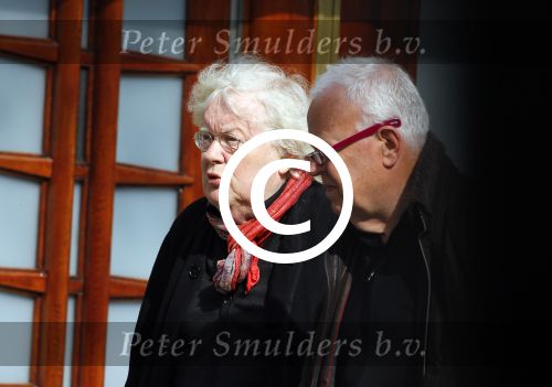 Amsterdam 24 april 2015
Rudi Fuchs met wandelstok in de beethovenstraat.
