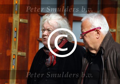 Amsterdam 24 april 2015
Rudi Fuchs met wandelstok in de beethovenstraat.