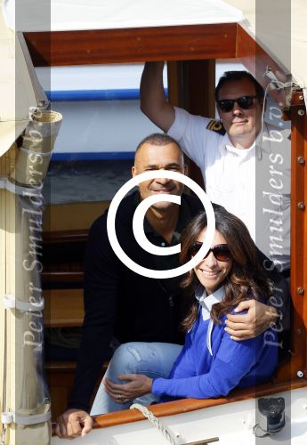 Ammsterdam 10 april 2015
Ruud Gullit en zijn vriendin Maggie Jiminez gaan varen op de grachten van amsterdam met zijn dochter Felicity en vrienden
