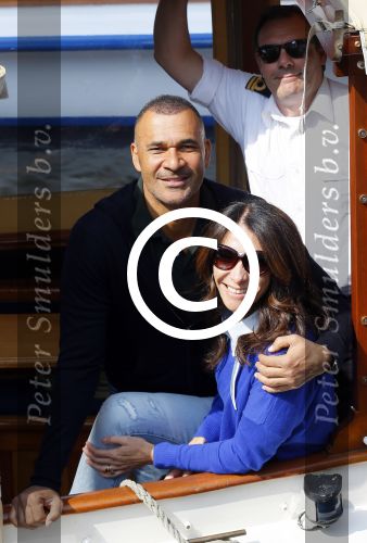 Ammsterdam 10 april 2015
Ruud Gullit en zijn vriendin Maggie Jiminez gaan varen op de grachten van amsterdam met zijn dochter Felicity en vrienden