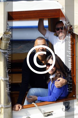 Ammsterdam 10 april 2015
Ruud Gullit en zijn vriendin Maggie Jiminez gaan varen op de grachten van amsterdam met zijn dochter Felicity en vrienden