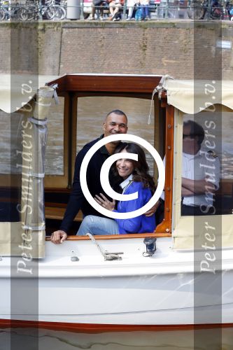 Ammsterdam 10 april 2015
Ruud Gullit en zijn vriendin Maggie Jiminez gaan varen op de grachten van amsterdam met zijn dochter Felicity en vrienden