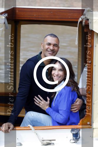 Ammsterdam 10 april 2015
Ruud Gullit en zijn vriendin Maggie Jiminez gaan varen op de grachten van amsterdam met zijn dochter Felicity en vrienden