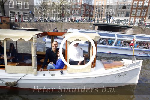 Ammsterdam 10 april 2015
Ruud Gullit en zijn vriendin Maggie Jiminez gaan varen op de grachten van amsterdam met zijn dochter Felicity en vrienden