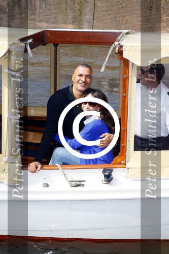 Ammsterdam 10 april 2015
Ruud Gullit en zijn vriendin Maggie Jiminez gaan varen op de grachten van amsterdam met zijn dochter Felicity en vrienden