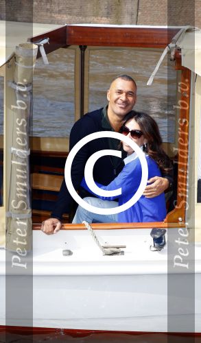 Ammsterdam 10 april 2015
Ruud Gullit en zijn vriendin Maggie Jiminez gaan varen op de grachten van amsterdam met zijn dochter Felicity en vrienden