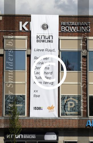 Amsterdam 30 april 2015  
De vriendin van Ruud de Wild Ilse Knijn heeft een mooi spanddoek voor Ruud op laten hangen ivm zijn laatste uitzending bij radio 538
