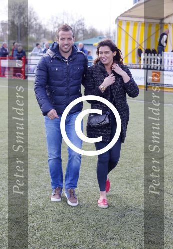 Beverwijk 27 april 2015
Rafael v d Vaart organiseert een voetbaltournooi bij vv Kennemers. Zijn vader Ramon en moeder Lolita werken ook mee. Sabia Engizek komt natuurlijk kijken en verricht de aftrap.