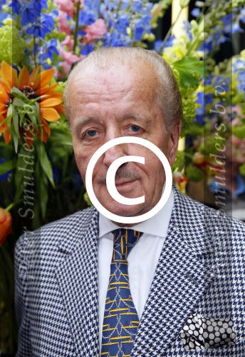 Amsterdam 11 april 2015  
Presentatie boek en 70e verjaardag van Joop Braakhekke bij le Garage. Zijn moeder van 104 jaar oud was aanwezig. Theo Hiddema