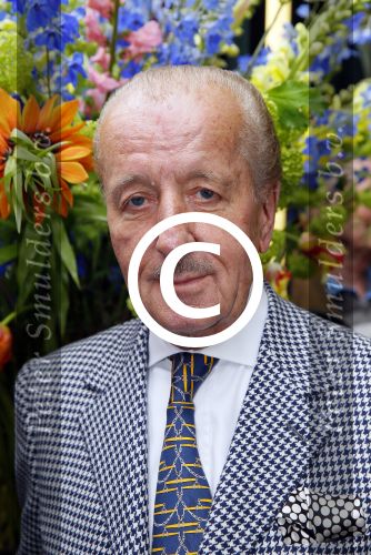 Amsterdam 11 april 2015  
Presentatie boek en 70e verjaardag van Joop Braakhekke bij le Garage. Zijn moeder van 104 jaar oud was aanwezig. Theo Hiddema