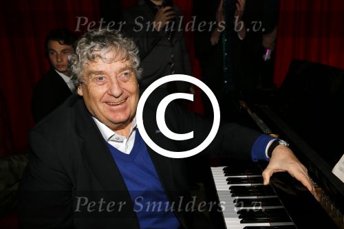 Amsterdam 11 april 2015  
Presentatie boek en 70e verjaardag van Joop Braakhekke bij le Garage. Zijn moeder van 104 jaar oud was aanwezig. Tonny Eijk