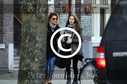 Amsterdam 4 april 2015  
Ruud de Wild haalt met zijn nieuwe vriendin ilse Knijn zijn dochter Toy Travis op bij haar moeder tatum Dagelet. Daarna gaat hij met zijn kinderen naar de stad
