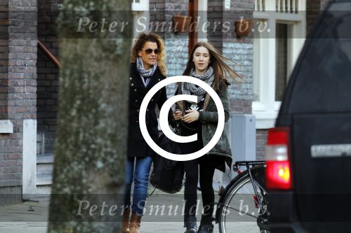 Amsterdam 4 april 2015  
Ruud de Wild haalt met zijn nieuwe vriendin ilse Knijn zijn dochter Toy Travis op bij haar moeder tatum Dagelet. Daarna gaat hij met zijn kinderen naar de stad
