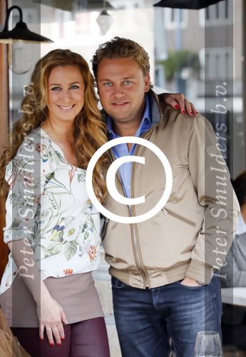 Amsterdam 13 april 2015  
Opnames video clip wesly Bronkhorst met oa Fabienne de Vries Esther Oosterbeek en Netty v d Veer