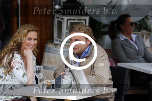 Amsterdam 13 april 2015  
Opnames video clip wesly Bronkhorst met oa Fabienne de Vries Esther Oosterbeek en Netty v d Veer
