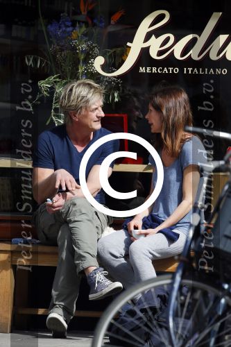 Amsterdam 13 april 2015
Wim Kieft met (ex)vriendin suzanne Martens en hun dochtertje op terras.