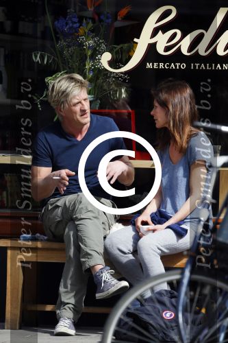 Amsterdam 13 april 2015
Wim Kieft met (ex)vriendin suzanne Martens en hun dochtertje op terras.
