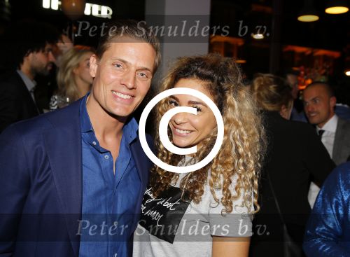 Rotterdam 9 april 2015
)pening van de nieuwe zaak waar Winston Post de manager is in het Hilton Hotel. De zaak heet Hugh
Winston Post en Fajah Lourens