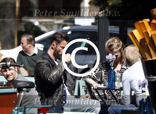 Amsterdam 21 april 2016
Arie Boomsma met vrienden op een terras.