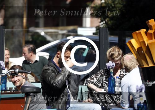 Amsterdam 21 april 2016
Arie Boomsma met vrienden op een terras.