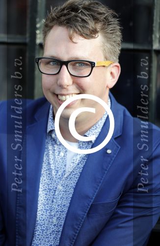 Amsterdam 17 mei 2016 
Surprise feestje voor Frank Sanders voor zijn 70e verjaardag in de kleine komedie.
Arijan v Bavel ( Adje) met zijn vader