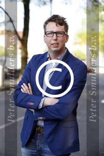 Amsterdam 17 mei 2016 
Surprise feestje voor Frank Sanders voor zijn 70e verjaardag in de kleine komedie.
Arijan v Bavel ( Adje) met zijn vader