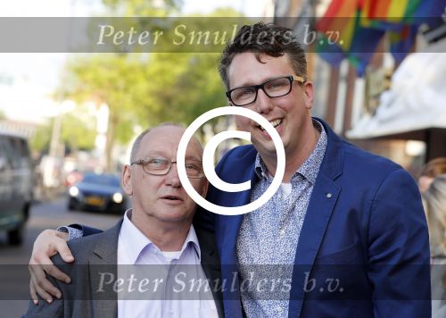 Amsterdam 17 mei 2016 
Surprise feestje voor Frank Sanders voor zijn 70e verjaardag in de kleine komedie.
Arijan v Bavel ( Adje) met zijn vader