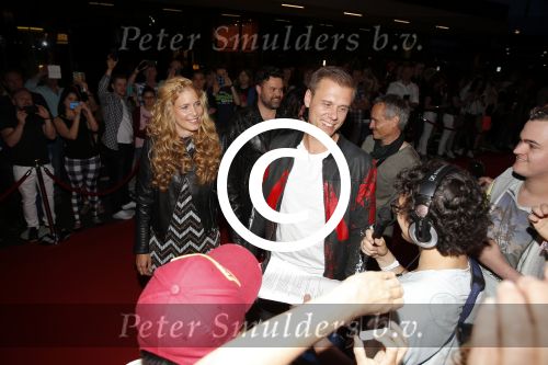 Amsterdam 6 mei 2016
Wereldpremiere van Armin v Buuren, Armin Only Embrace in het ziggo dome.
Armin kwam met zijn vrouw over de rode loper binnen.