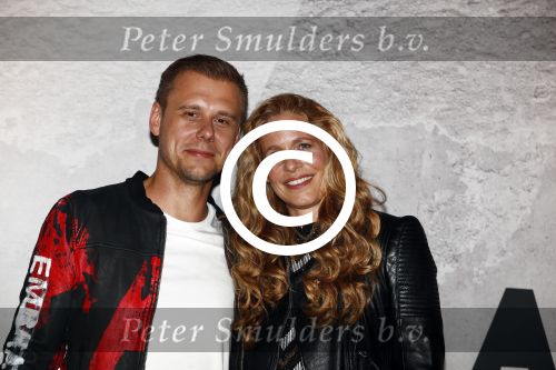 Amsterdam 6 mei 2016
Wereldpremiere van Armin v Buuren, Armin Only Embrace in het ziggo dome.
Armin kwam met zijn vrouw over de rode loper binnen.