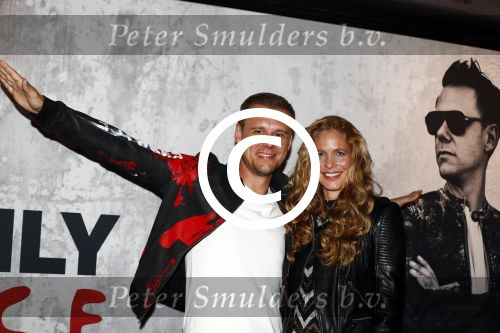 Amsterdam 6 mei 2016
Wereldpremiere van Armin v Buuren, Armin Only Embrace in het ziggo dome.
Armin kwam met zijn vrouw over de rode loper binnen.