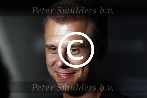 Amsterdam 6 mei 2016
Wereldpremiere van Armin v Buuren, Armin Only Embrace in het ziggo dome.
Armin kwam met zijn vrouw over de rode loper binnen.